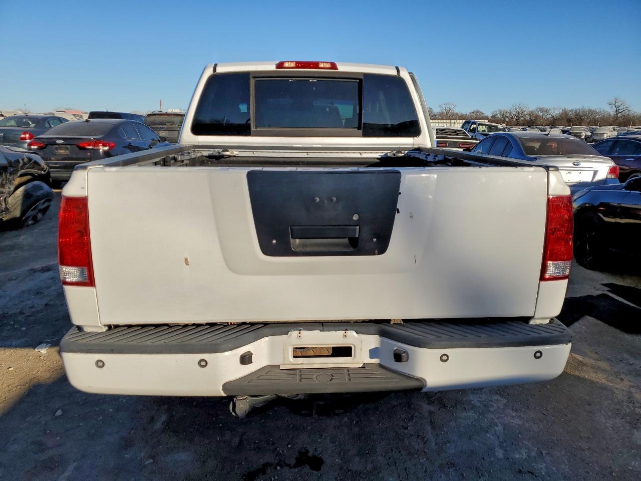 Nissan Titan Xe Image 12