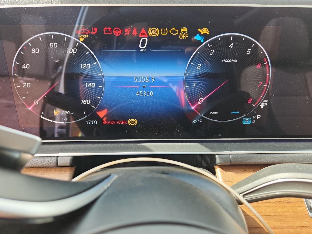 Mercedes-Benz GLE 450 4matic Image 10