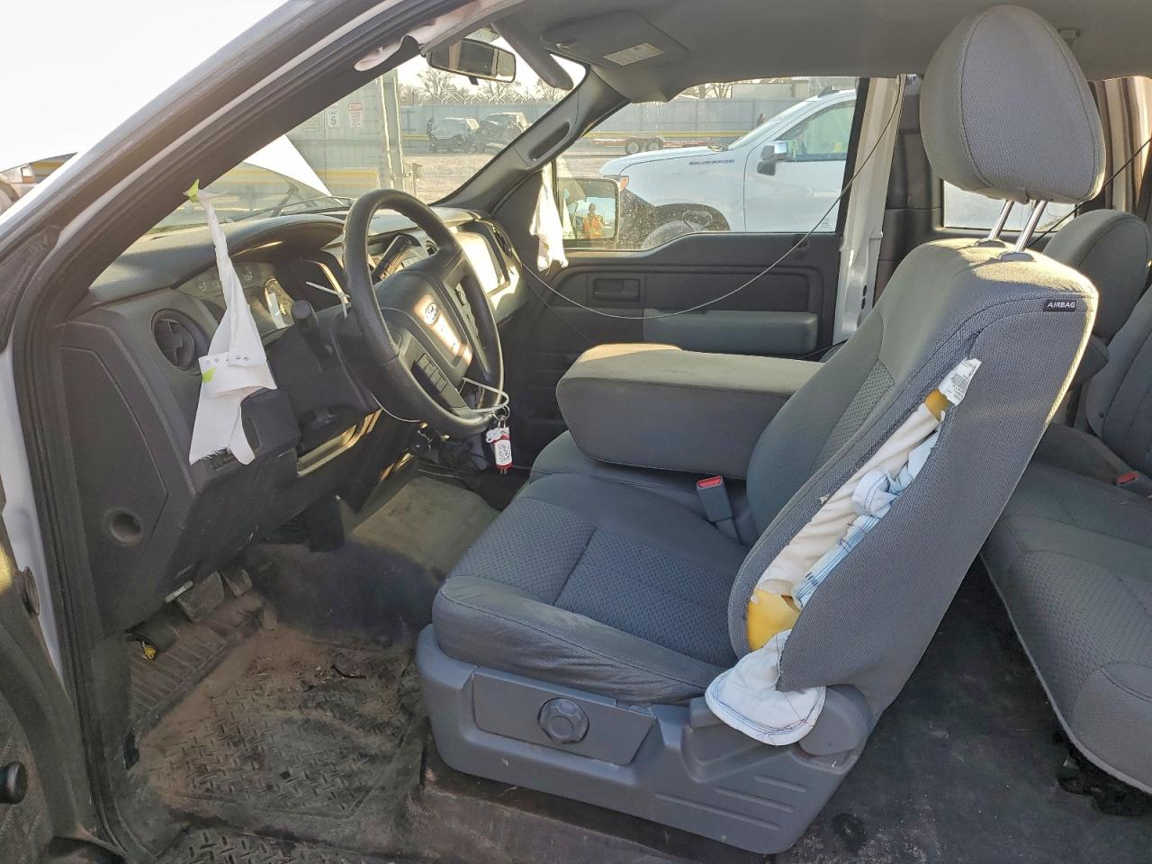 Ford F-150 Super Cab Image 3