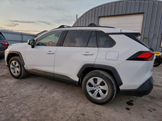 Toyota RAV4 Le Image 2