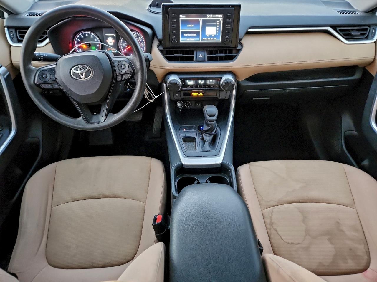 Toyota RAV4 Le Image 12