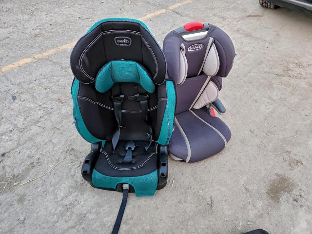 Toyota RAV4 Le Image 7