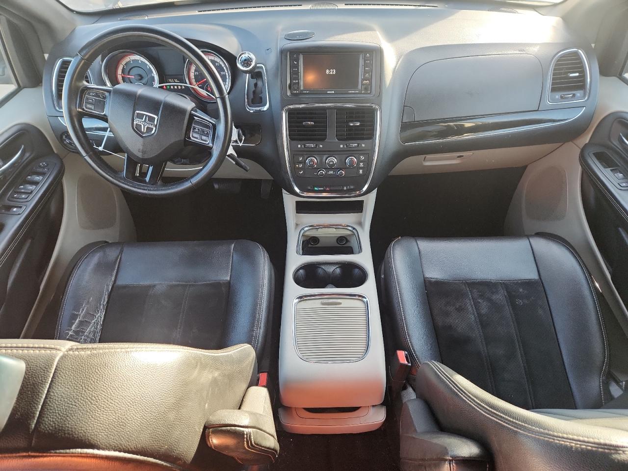 Dodge Caravan Sxt Image 10