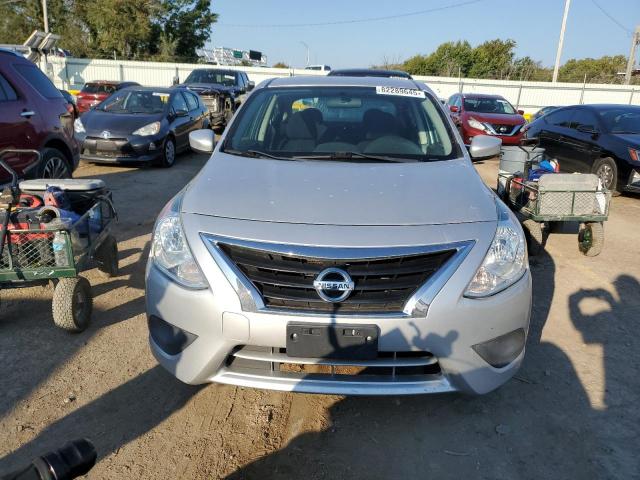 Nissan Versa S Image 5