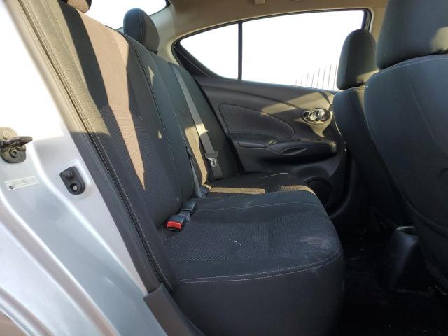 Nissan Versa S Image 10