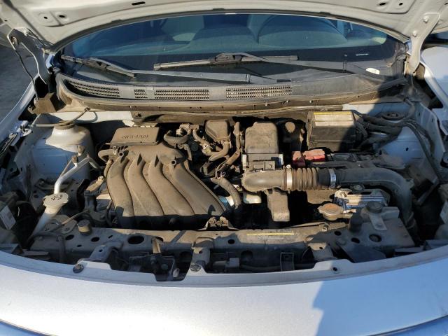 Nissan Versa S Image 12