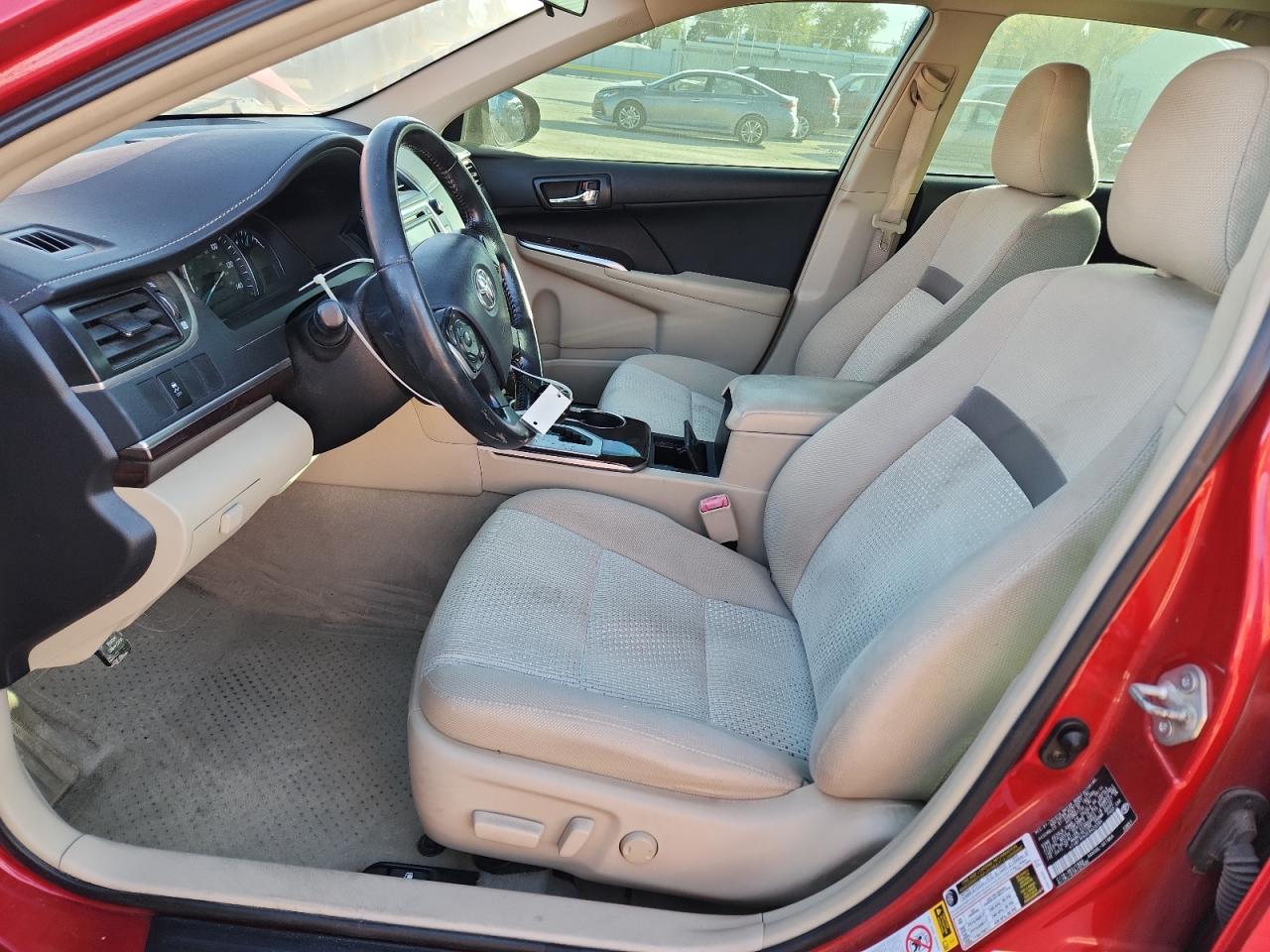 Toyota Camry L Image 12