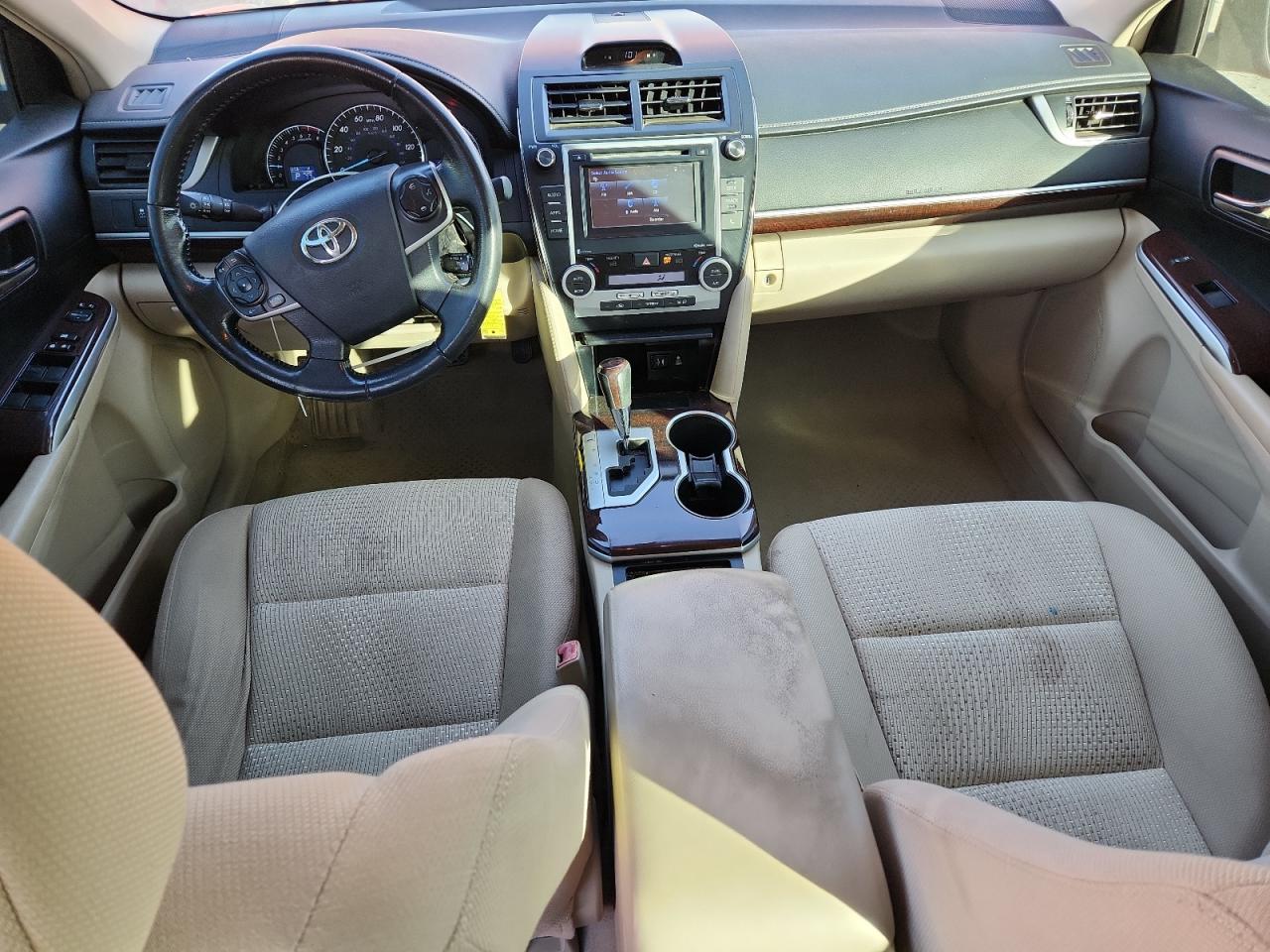 Toyota Camry L Image 5