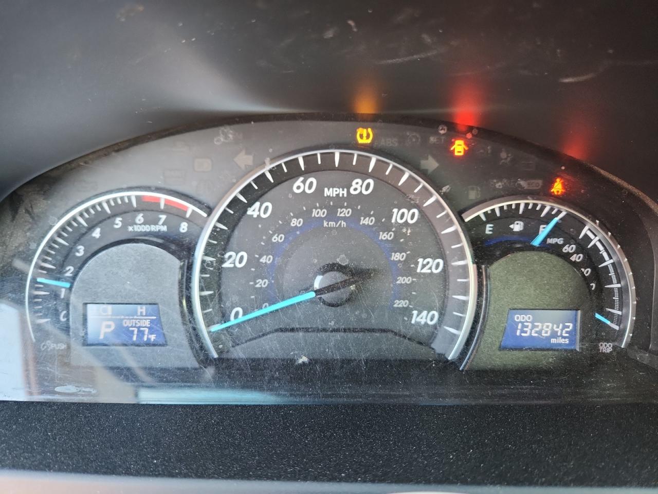 Toyota Camry L Image 11