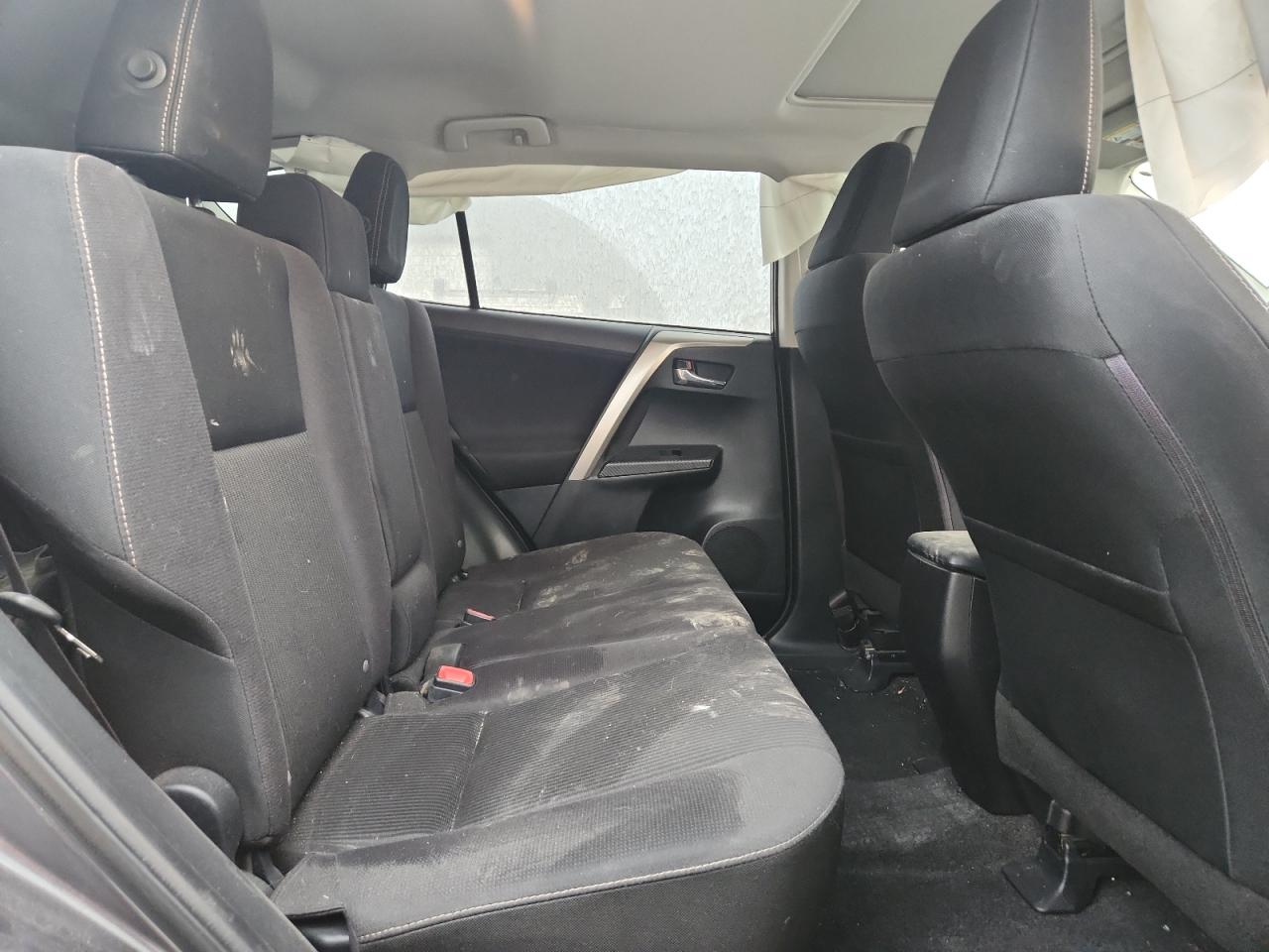 Toyota RAV4 Xle Image 6