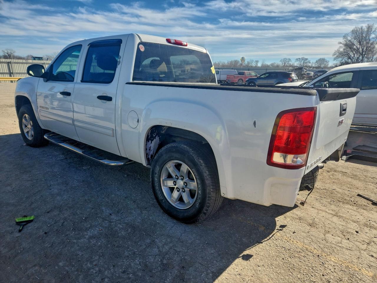 GMC Sierra C1500 Sle Image 2