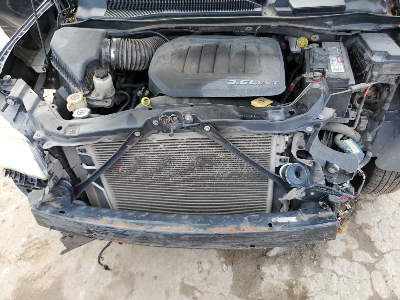 Chrysler Minivan Touring L Image 13