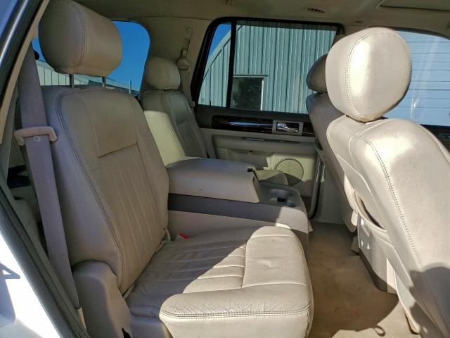 Lincoln Navigator Image 8