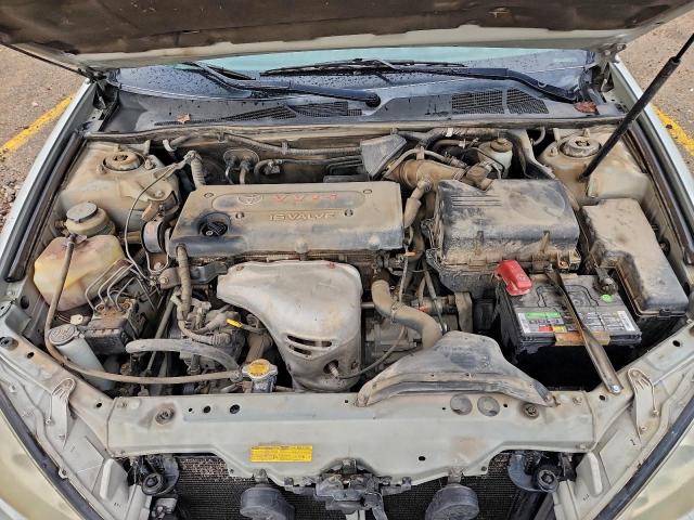 Toyota Camry Le Image 9