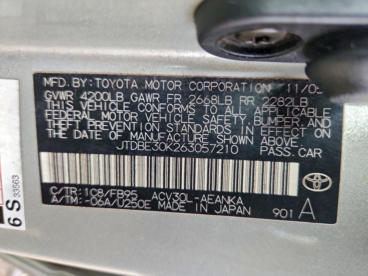 Toyota Camry Le Image 7