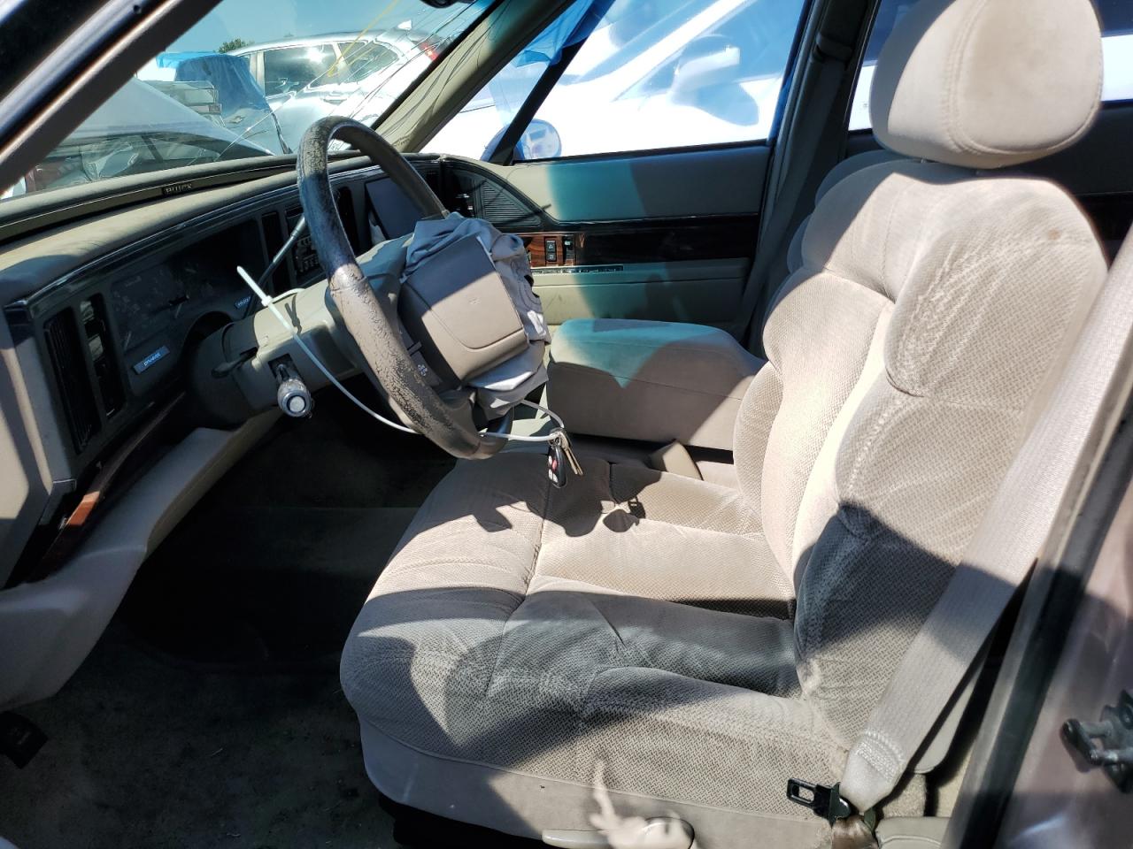 Buick LeSabre Limited Image 12