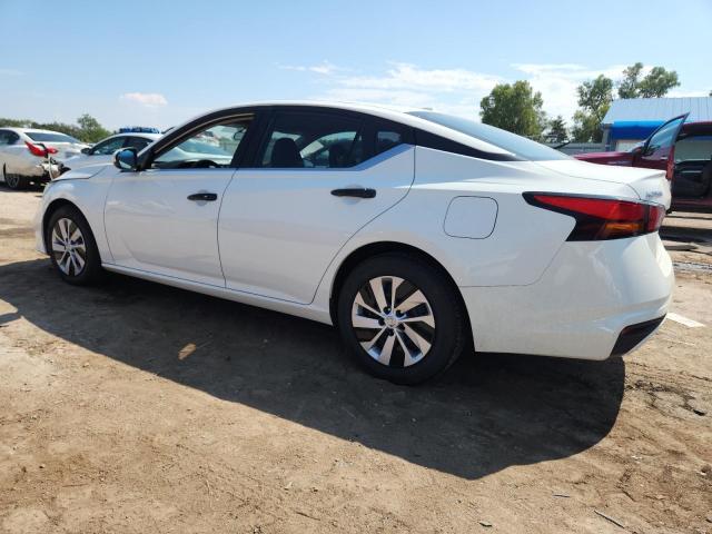 Nissan Altima S Image 11