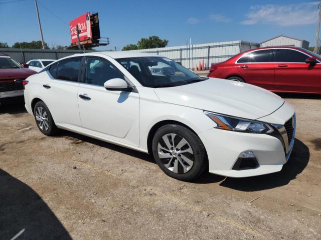 Nissan Altima S Image 5