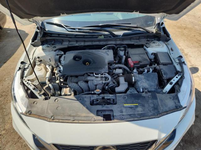 Nissan Altima S Image 9