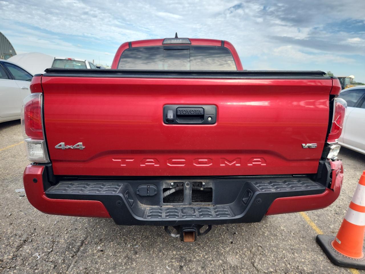 Toyota Tacoma Double Cab Image 2