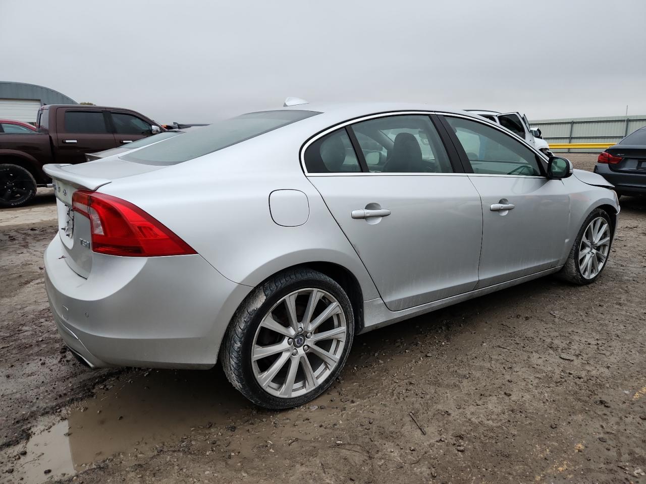 Volvo S60 Platinum Image 3