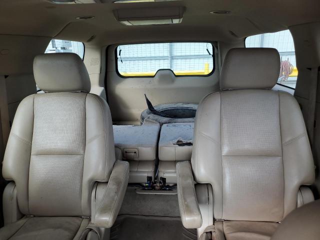 GMC Yukon Denali Image 12