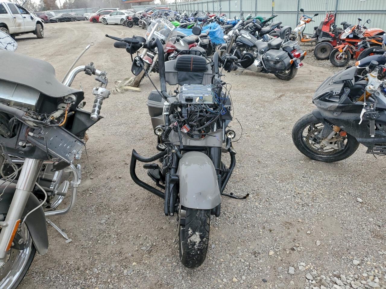 Harley-Davidson Fl Image 7