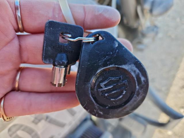 Harley-Davidson Fl Image 8