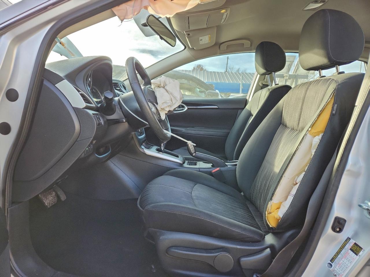 Nissan Sentra S Image 12