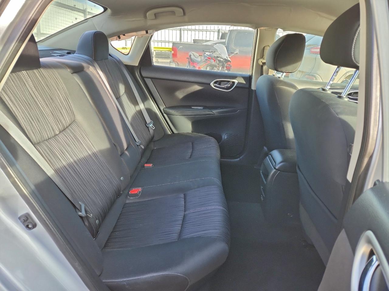 Nissan Sentra S Image 11