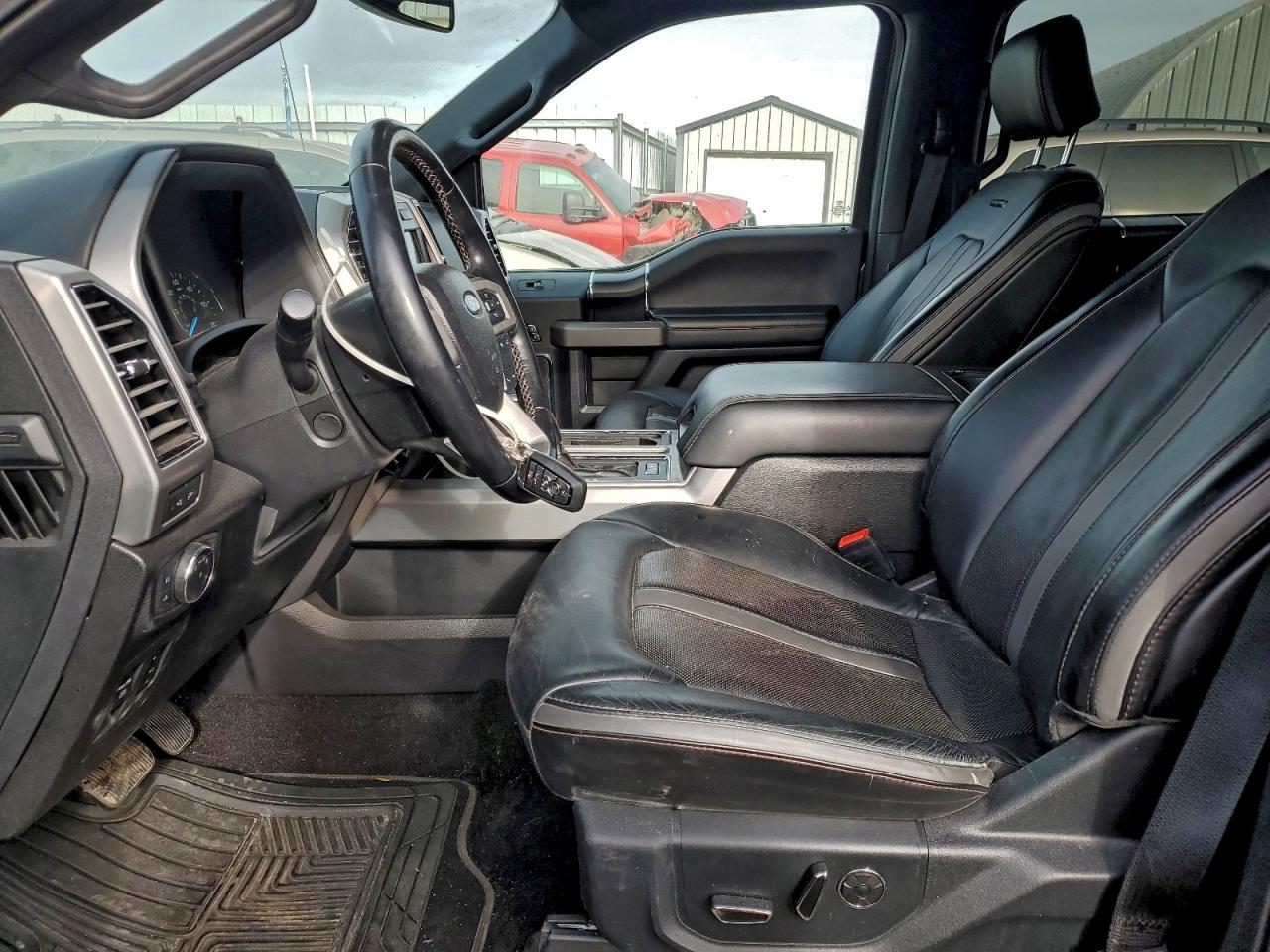 Ford F-150 Supercrew Image 6