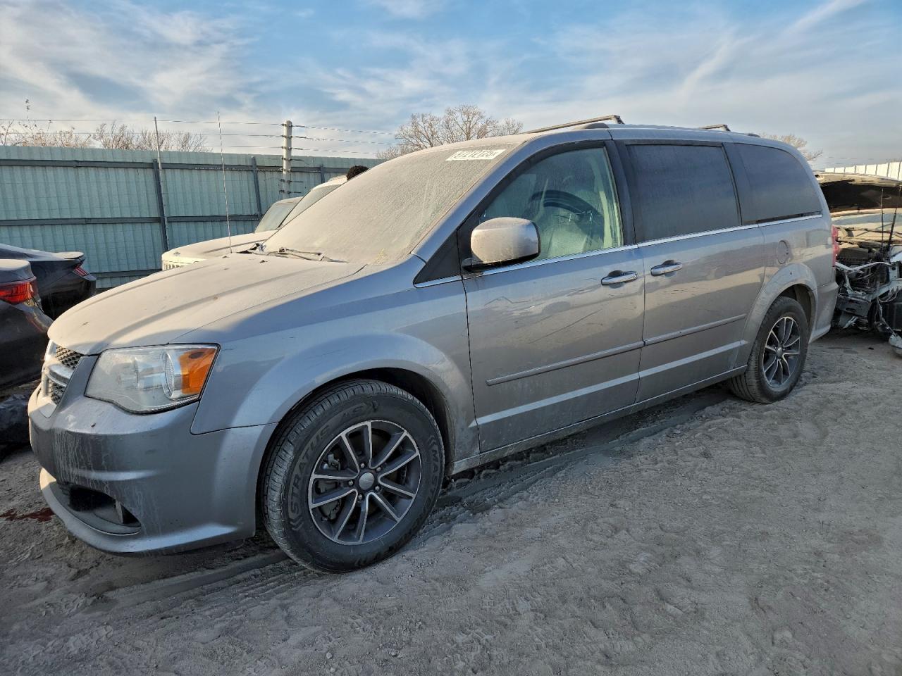 Dodge Caravan Sxt Image 1