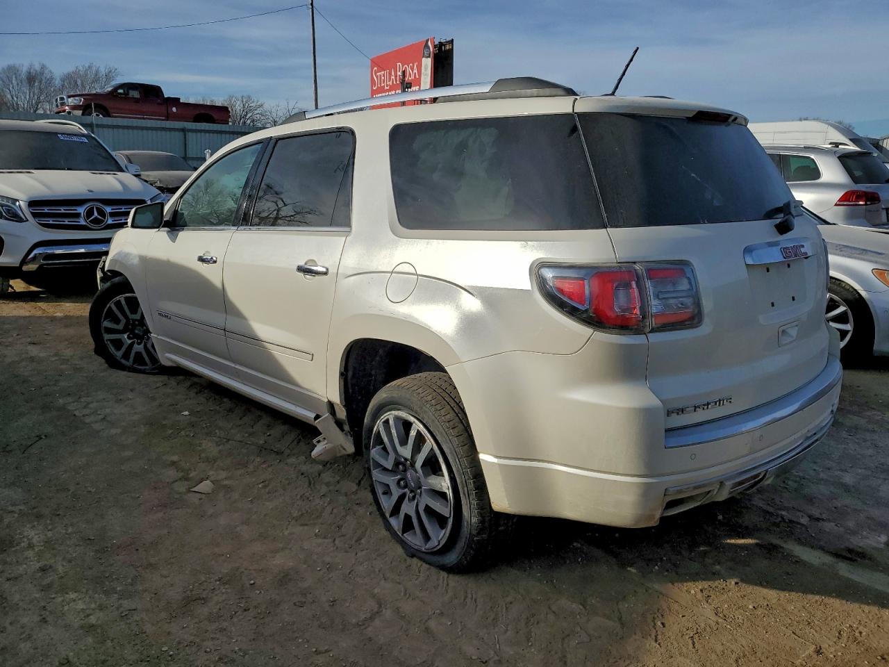 GMC Acadia Denali Image 3