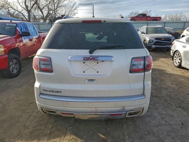 GMC Acadia Denali Image 11