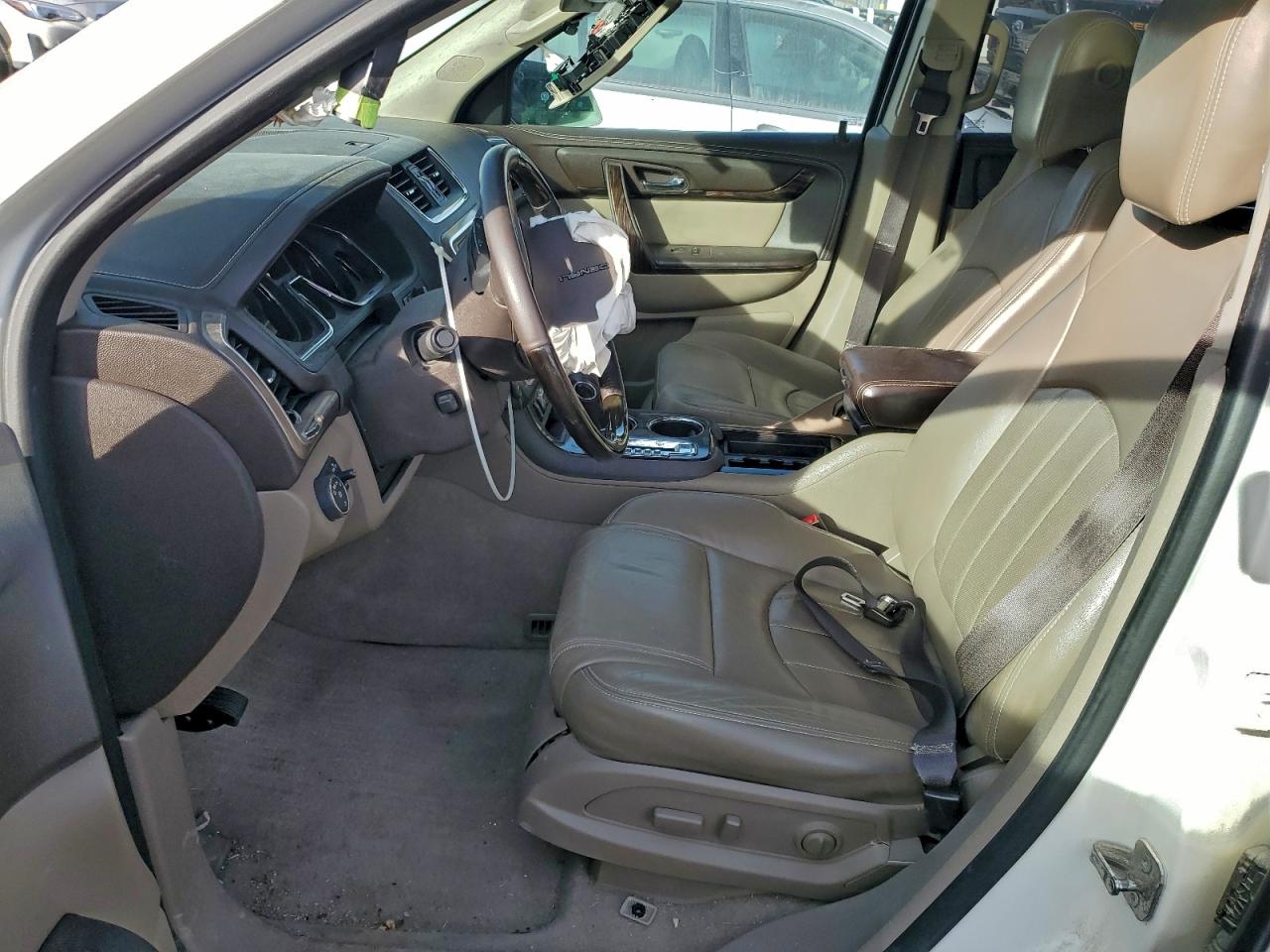 GMC Acadia Denali Image 12