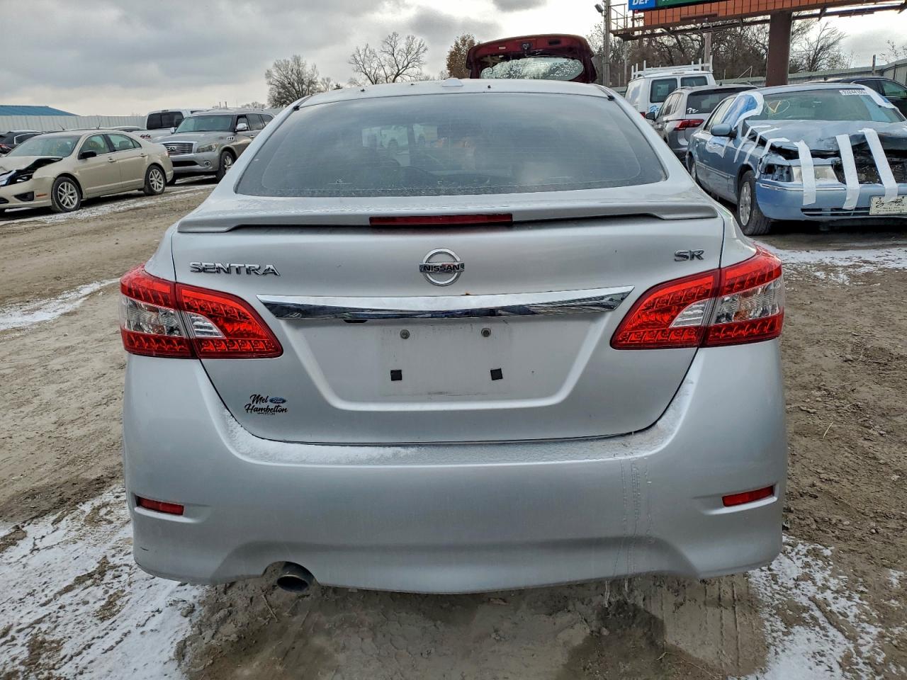 Nissan Sentra S Image 4