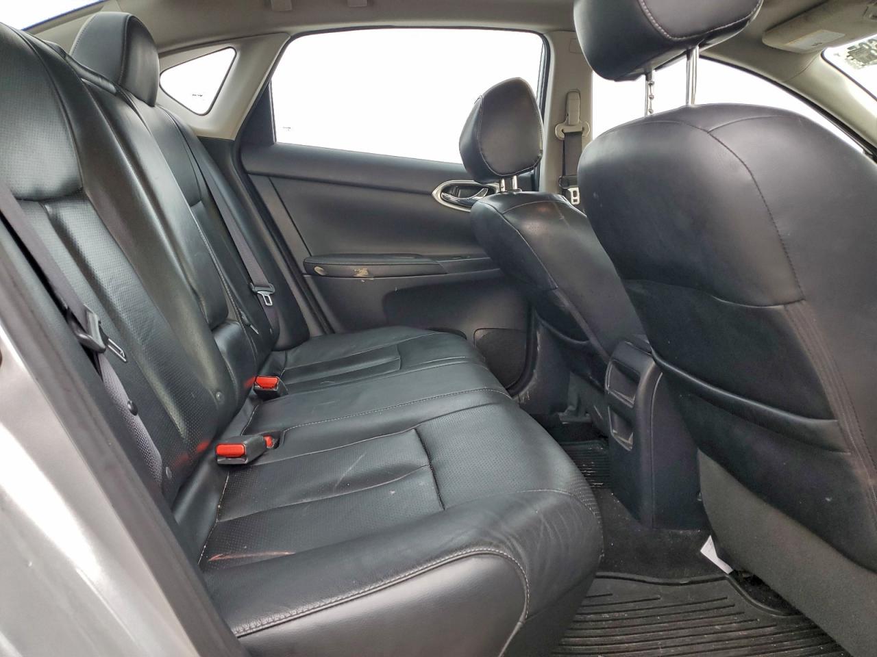 Nissan Sentra S Image 9