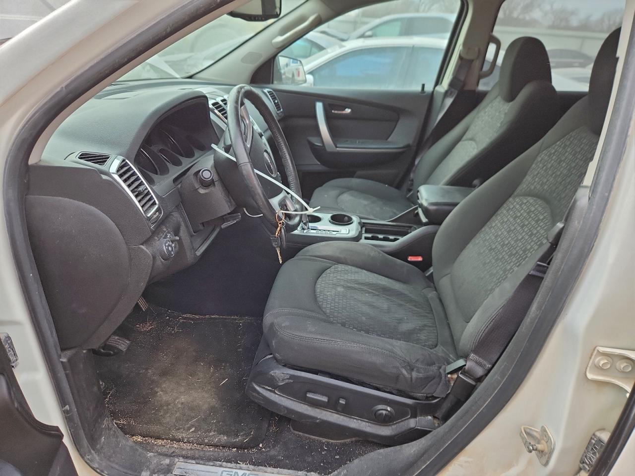 GMC Acadia Sle Image 2