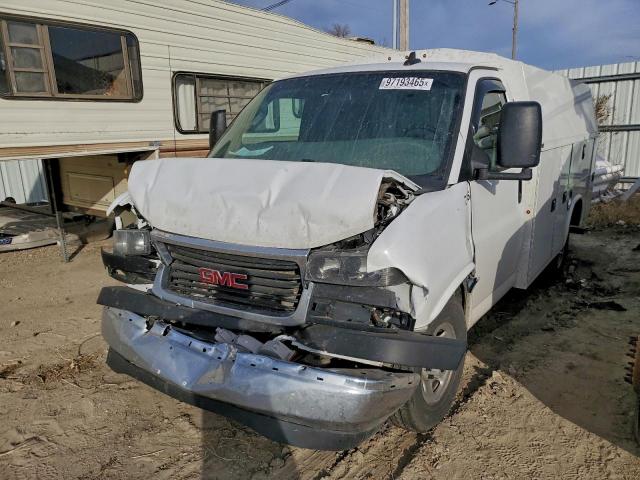 GMC Savana Cutaway G3500 Image 2