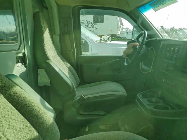 GMC Savana Cutaway G3500 Image 4