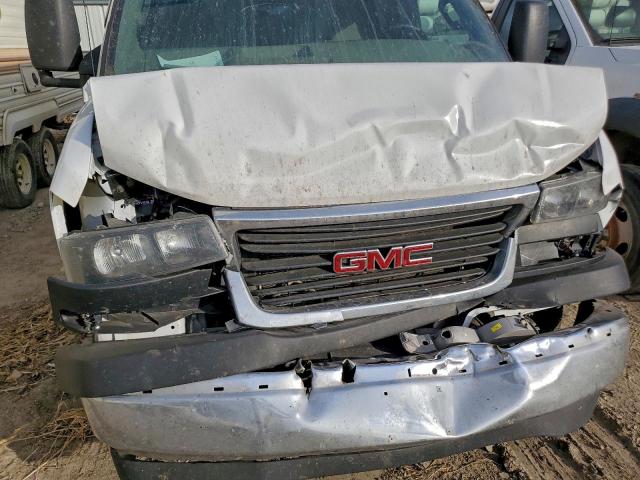 GMC Savana Cutaway G3500 Image 5