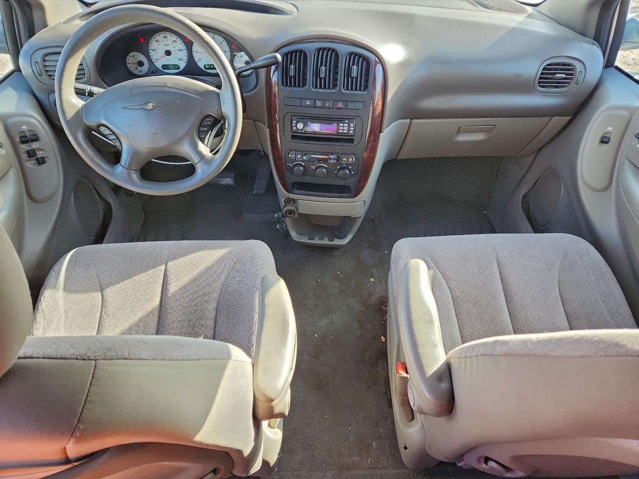 Chrysler Minivan Lx Image 10