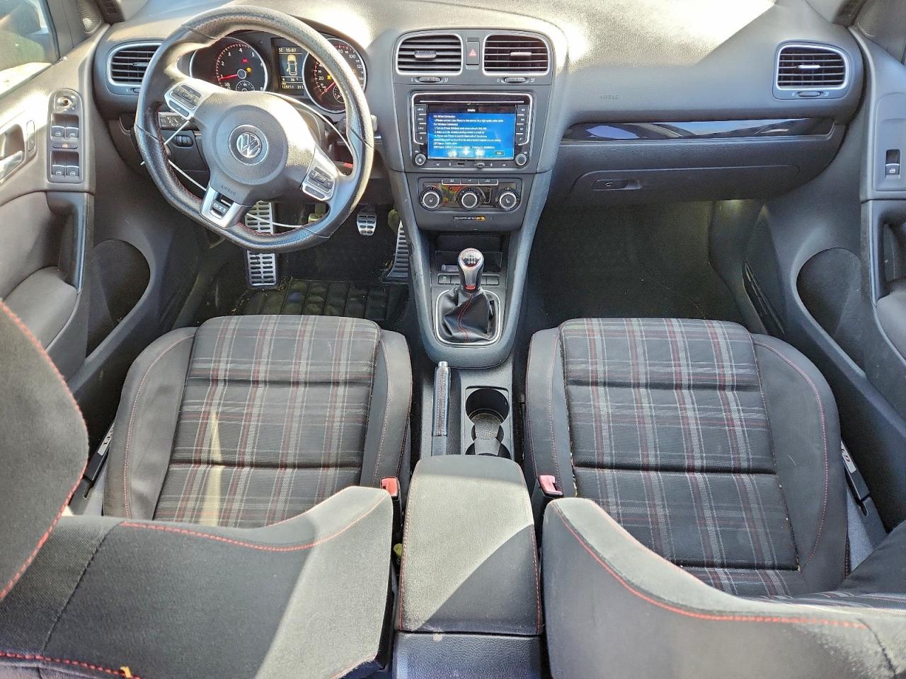 Volkswagen GTI Image 8