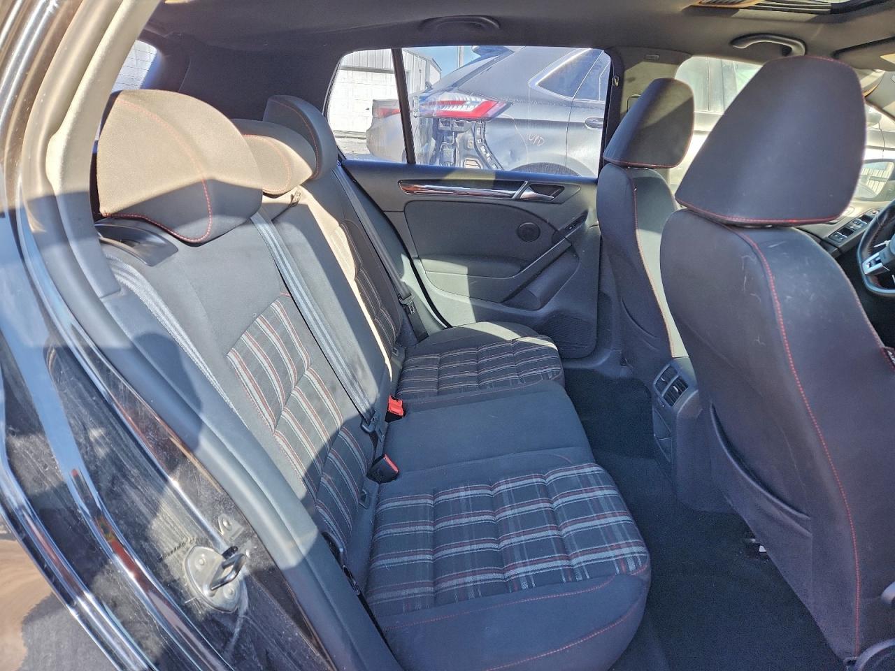 Volkswagen GTI Image 12