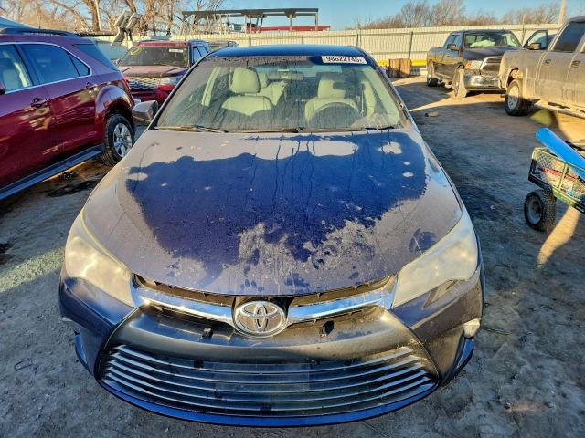 Toyota Camry Le Image 7