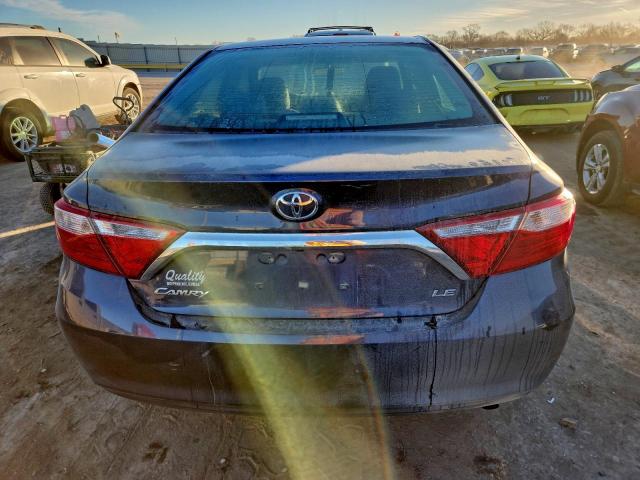 Toyota Camry Le Image 6