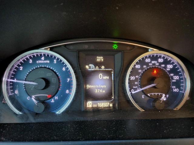 Toyota Camry Le Image 12