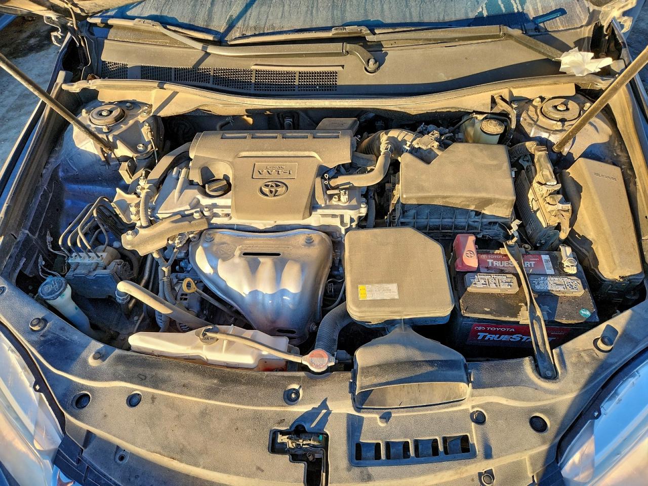 Toyota Camry Le Image 11