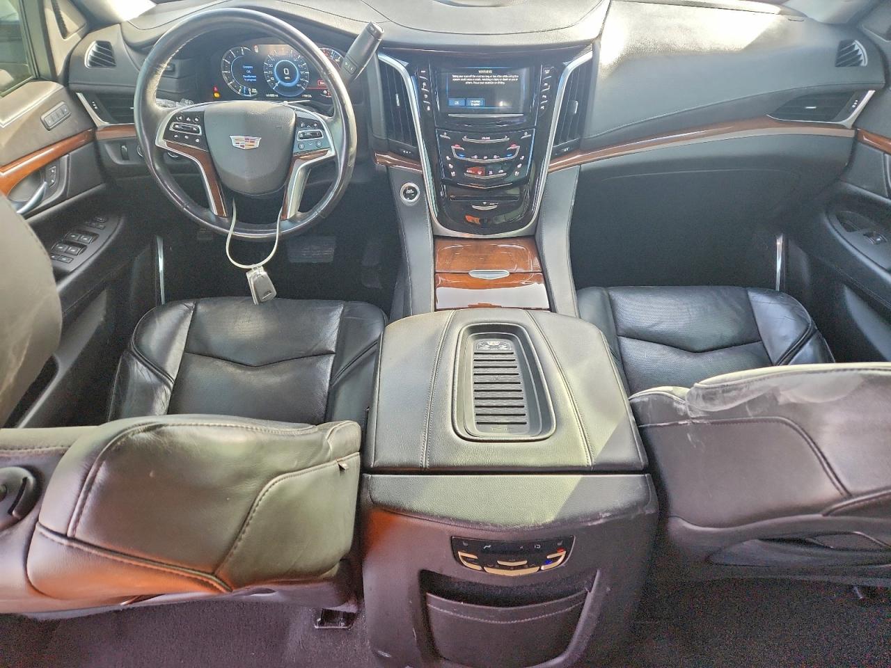 Cadillac Escalade Esv Luxury Image 3