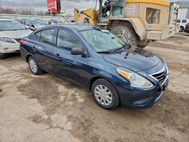 Nissan Versa S Image 3